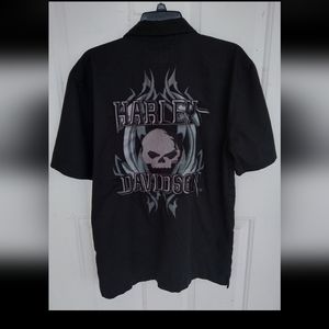 2007 Harley Davidson Button Up Shirt. Size SMALL.Embroidered Logo & Skull Patch